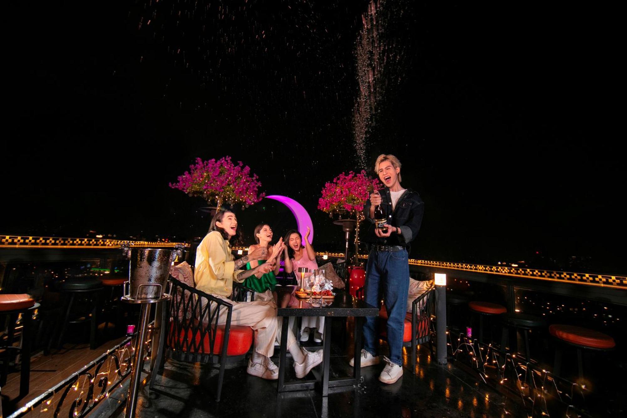 Aurora Premium - A Lifestyle Hotel Hanoi Luaran gambar