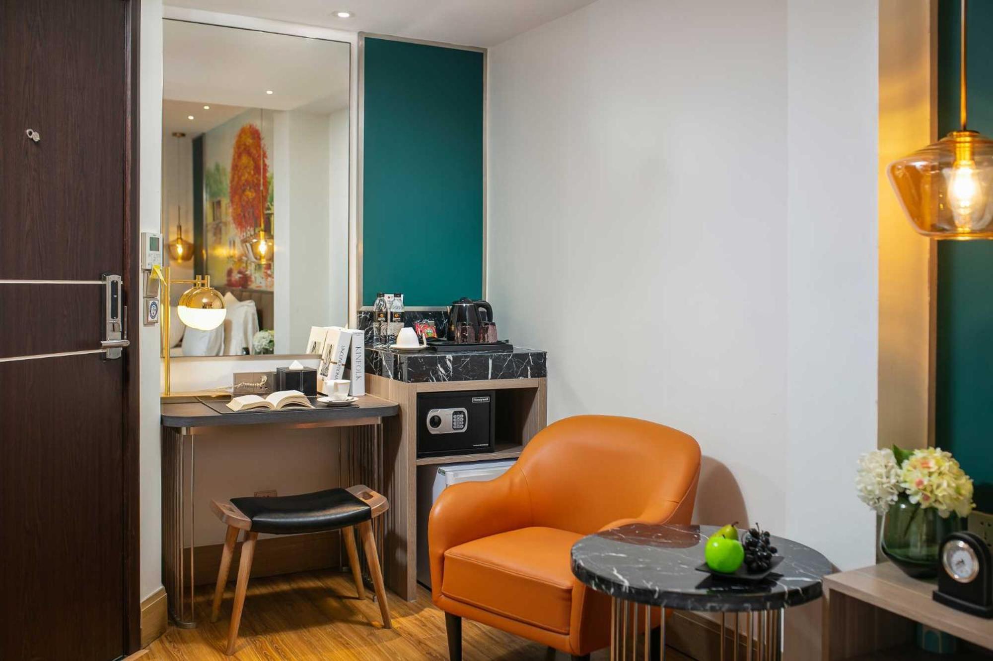 Aurora Premium - A Lifestyle Hotel Hanoi Luaran gambar